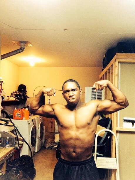 Jayland OGuinn ポルノモデル ギャラリー