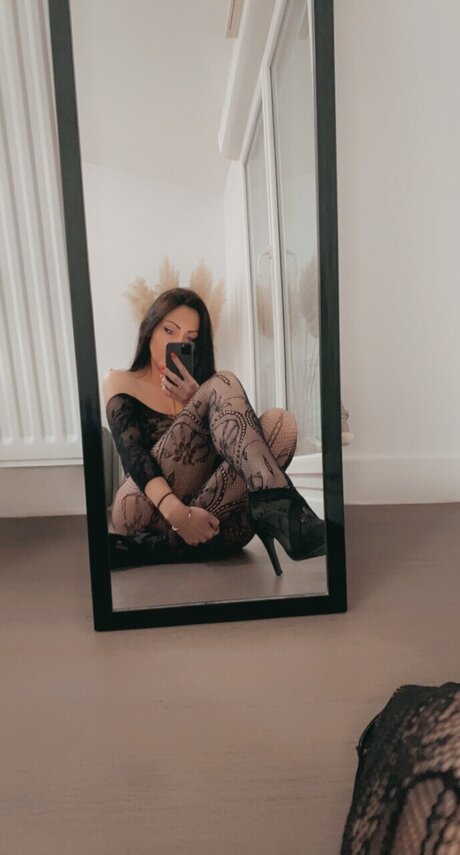 ヌード教師オンリーファンズ セクシー裸 写真