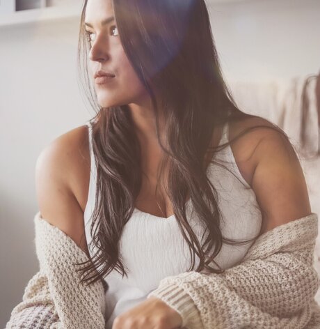 巨大なチンポを持つシーメールオンリーファンズ エロ 写真