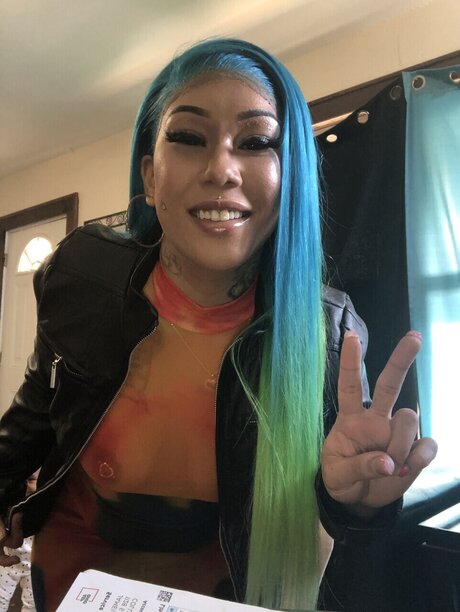 Meia Nicole ホットなポルノスター ギャラリー