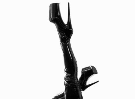 Feet4U87 完璧なモデル ギャラリー