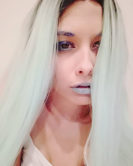 Christl 裸モデル 写真