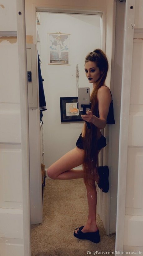 _elaine arbor ホットスター 写真