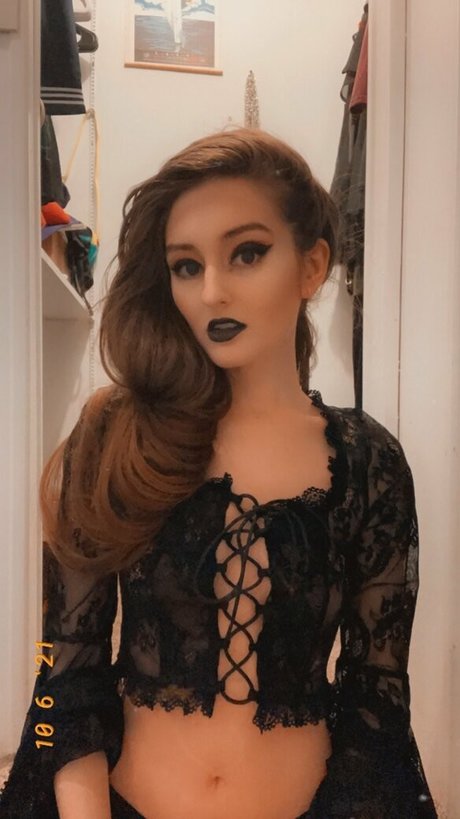 _elaine arbor かわいいモデル 画像