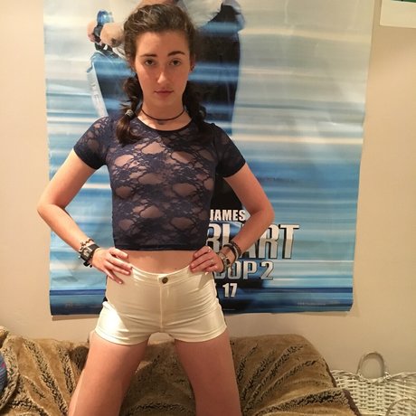 Anne Frank ポルノモデル 写真