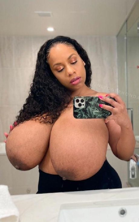 Only One Rhonda セクシーモデル 写真