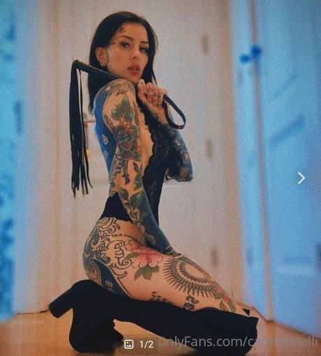 Candelaria Tinelli スター ヌード 画像