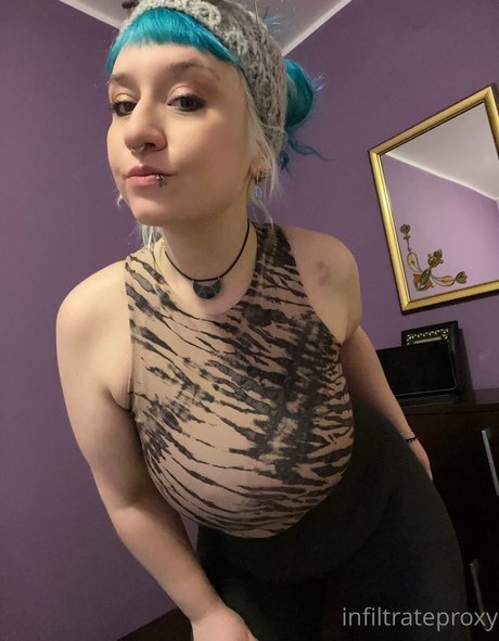 マイクロビキニオンリーファンズ 無料エロ 写真