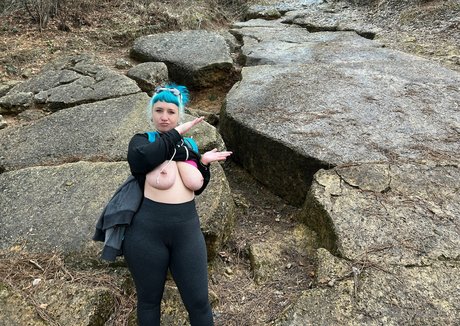 背が高くて巨乳のOnlyFans 無料アダルト ギャラリー