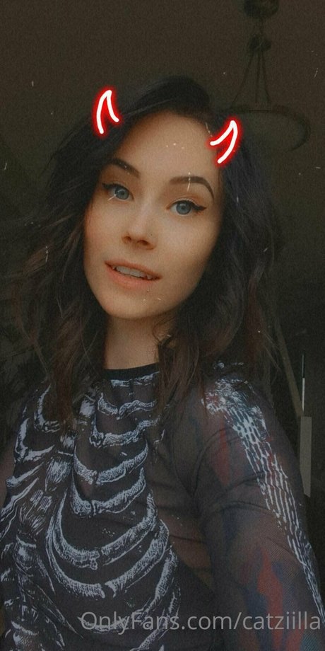 ブルネットの猫OnlyFans セクシーヌード 画像