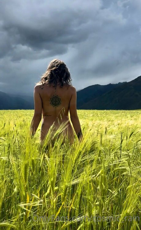 アジアン・エボニー・オンリーファンズ セックス 写真