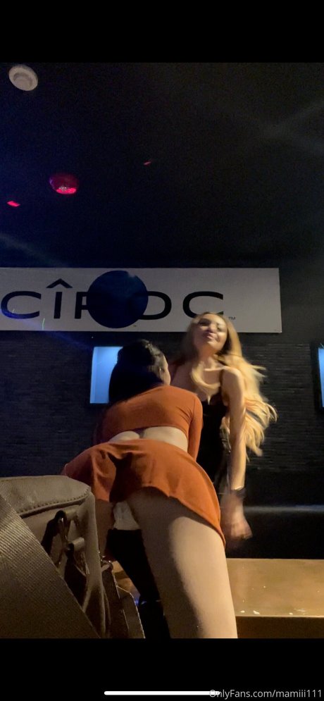 ヌードエボニーオンリーファンズ 無料ポルノ 写真