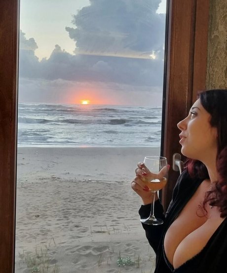 クーガーオンリーファンズ ヌード 写真