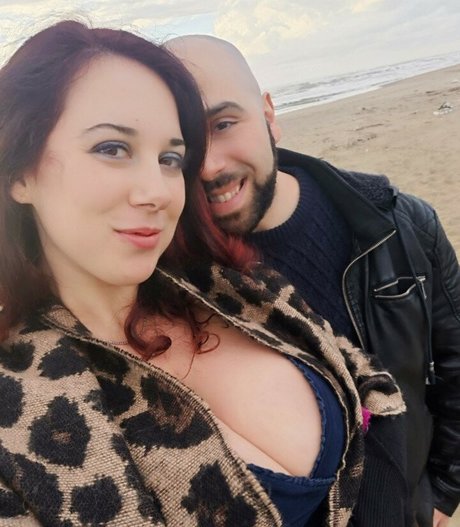 ポニーテールオンリーファンズ ホットセクシー 写真