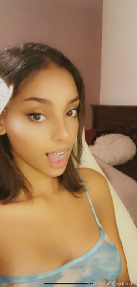 Angel Rhodes ポルノスター 高品質 写真