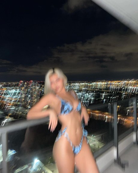 英国のティーンオンリーファン HD 写真