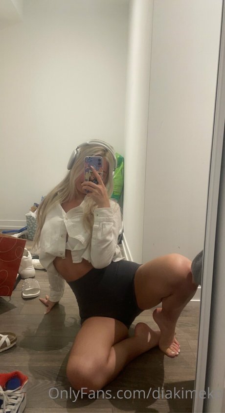 ジンジャートゥインクオンリーファンズ セクシー 画像