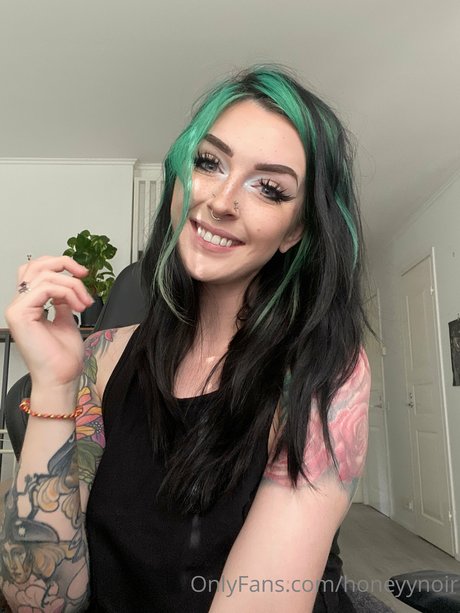 ママの足OnlyFans えろた 写真