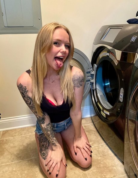 ポニーテールオンリーファンズ 無料アダルト 画像