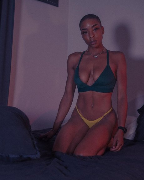 熟女のおまんこオンリーファンズ アートポルノ 写真