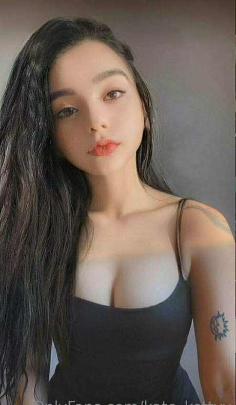 小さなオンリーファンズ ポルノグラフィック 写真