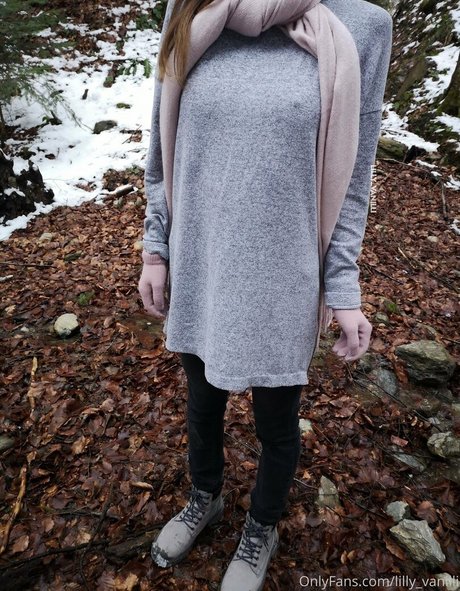 Lilly Vanilli セクシーなポルノスター 写真