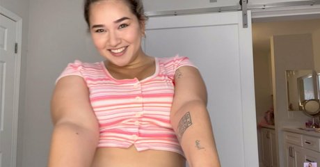 kellijellibelli アダルト女優 画像