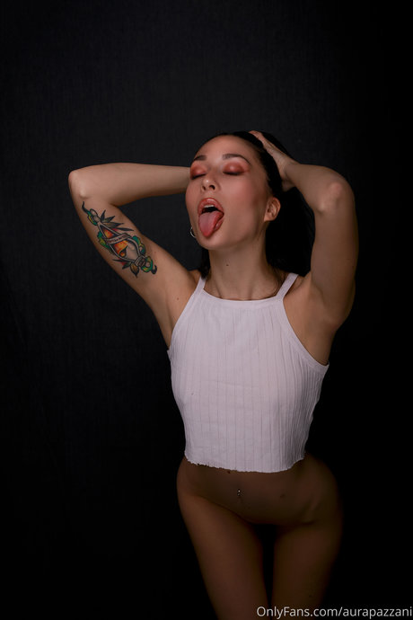 Aura Pazzani ホットモデル ギャラリー