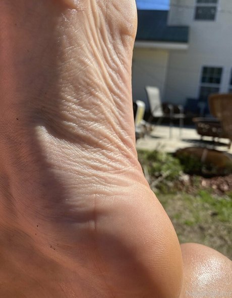 巨大なチンポを持つシーメールオンリーファンズ ヌード 写真