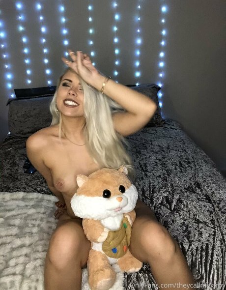 ヌード動画 OnlyFans アートxxx 画像