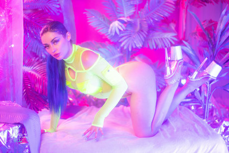 巨乳 パイズリ OnlyFans 無料セクシー ギャラリー