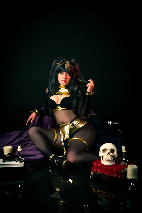 アラブのティーンズオンリーファンズ アートヌード 写真