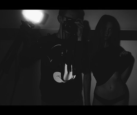 ゲイビデオ OnlyFans アートポルノ 写真