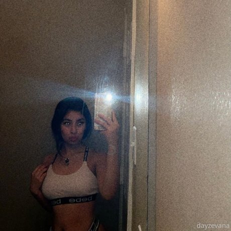 妊娠中のアジア人オンリーファンズ ポルノ 写真