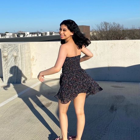 18歳以下の無料OnlyFans えろ 写真