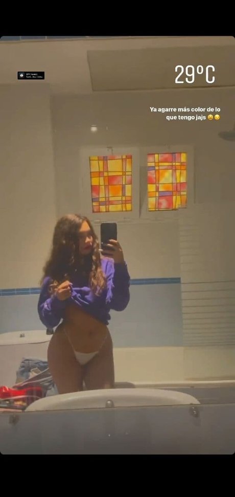 Mercedesns 美しいモデル 画像