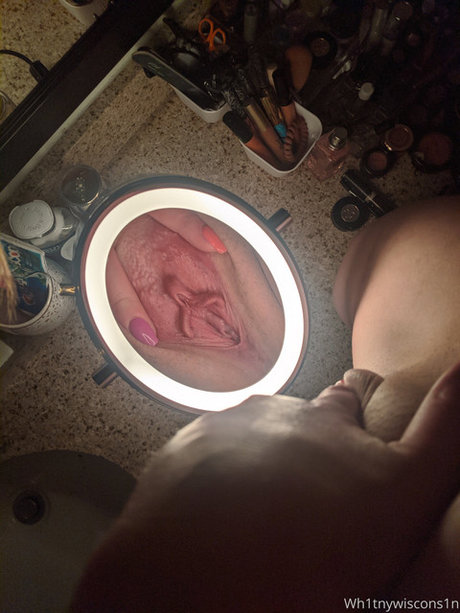 Whitney Wisconsin 裸モデル 写真