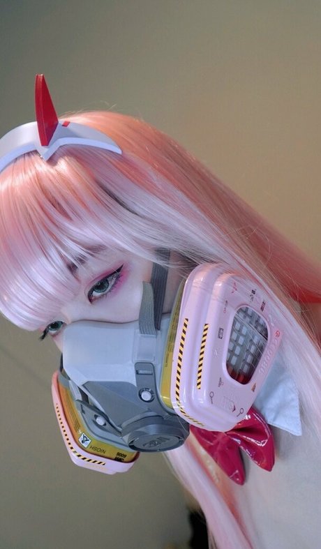 お金 オンリーファンズ ホットヌード 写真