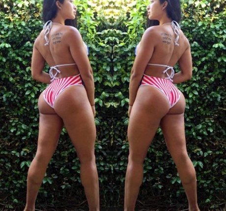 黒檀の猫オンリーファンズ 美しいポルノ 写真