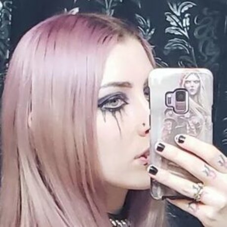 LadySurvival ホットなポルノスター 画像