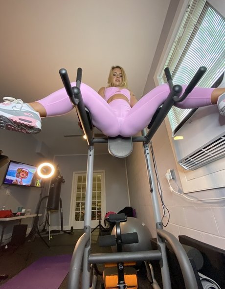 Fit Faith ポルノモデル 写真