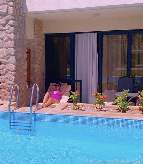 girlwithhugecleavage ポルノスター アート 画像