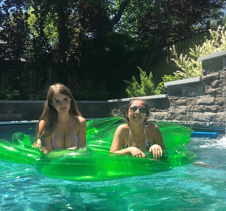 痩せたアジア人ティーン OnlyFans アート裸 ギャラリー