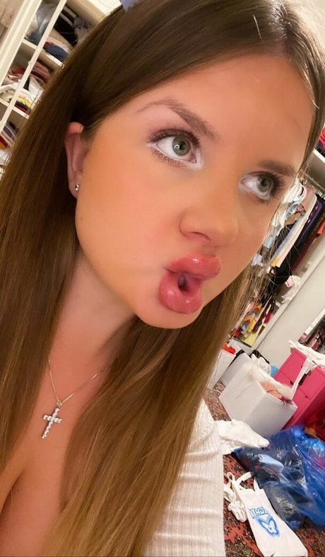 19歳のOnlyFans セクシーxxx 写真