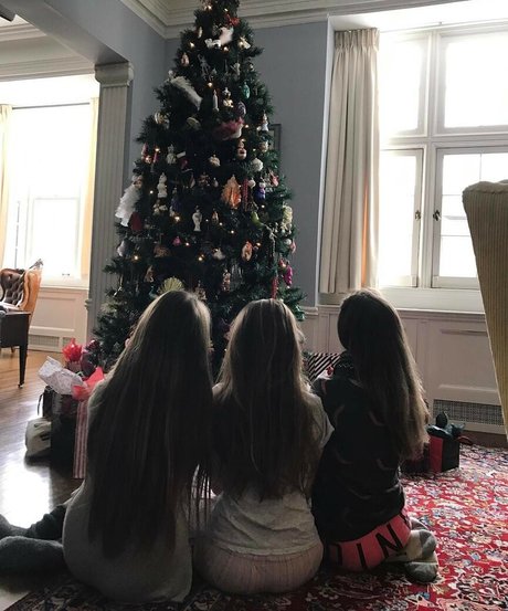 巨大なチンポを持つシーメールオンリーファンズ 可愛い 写真