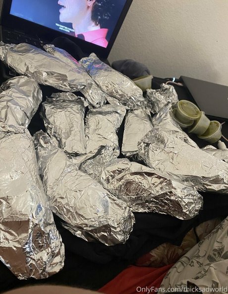 thicksadworld ポルノスター 画像