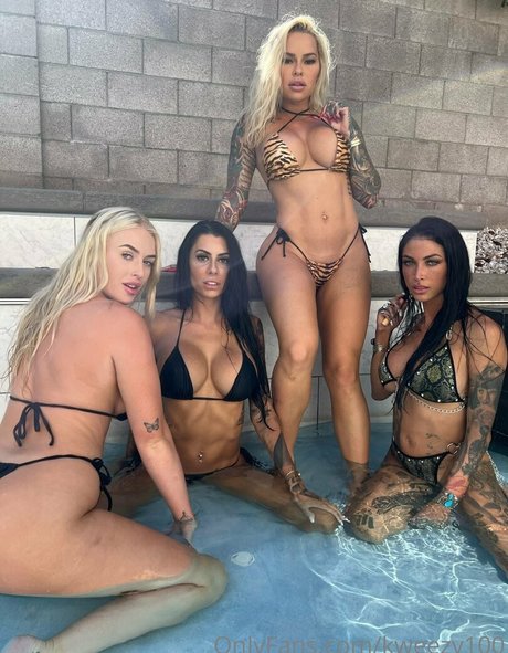 ミニドレス OnlyFans エロ 画像