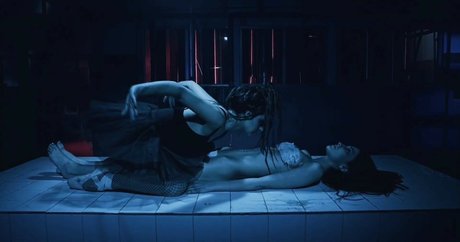 Vahide Bulu 可愛いモデル 写真