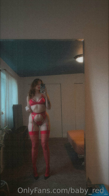 Baby red_ 完璧なポルノスター 写真