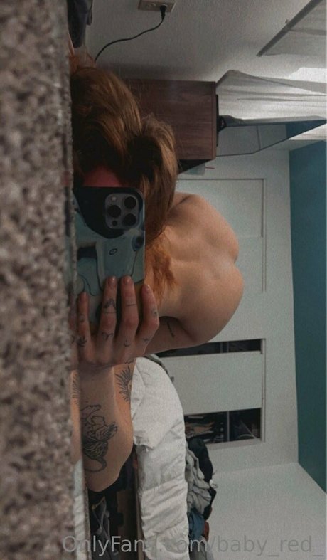 Baby red_ セクシーなポルノスター 写真